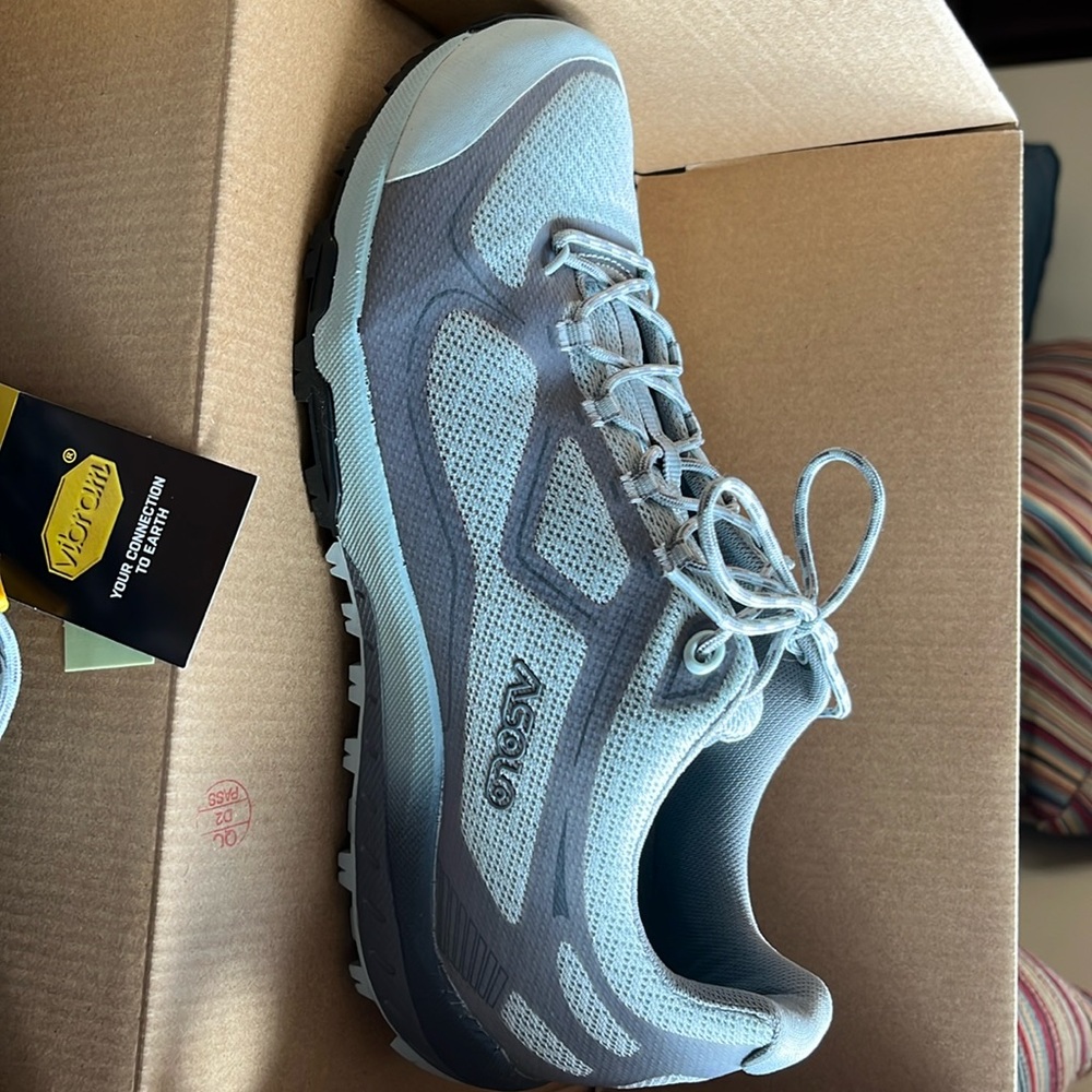 Trail running/hiking shoes